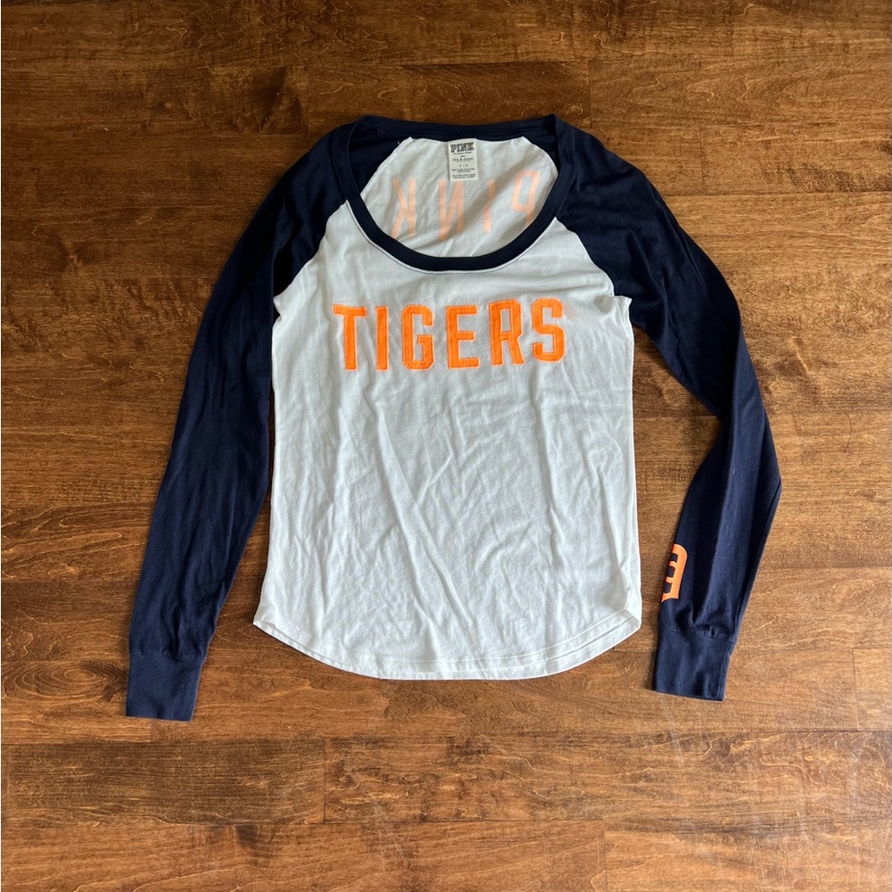 Tigers Top